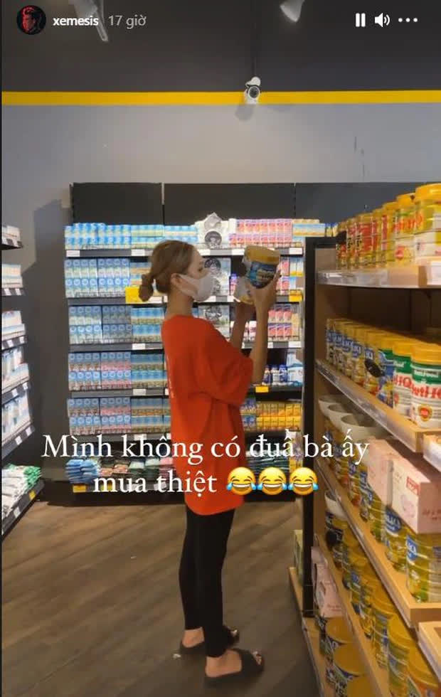 Similac Mom IQ baby formula on supermarket shelf