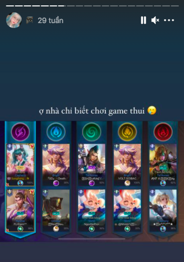 Chao playing Liên Quân with friends