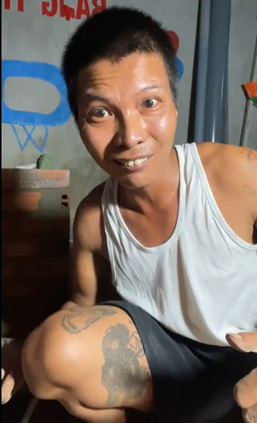 Fresh shots of Lộc Fuho on livestream