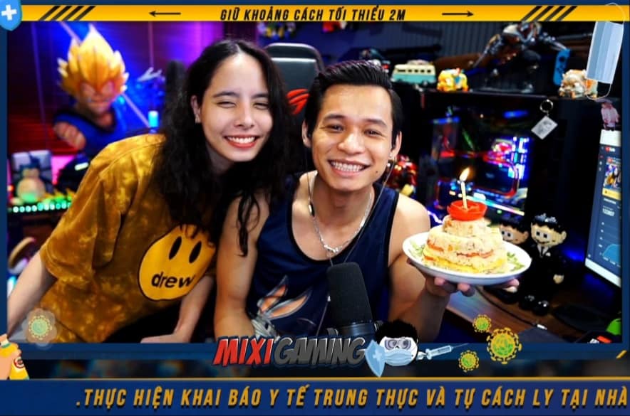 Độ Mixi’s Sweet Birthday Stream Wins Fans’ Hearts 3 2415022578921826347363163230085069434101687n 16314173619671431027249