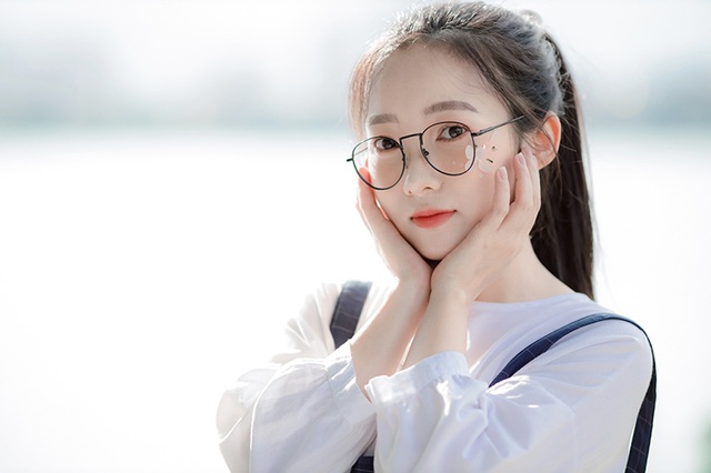 Online Math Teacher Tiêu Hạ Stuns Fans with Hot Girl Looks 9 photo 1 16348078355511976199373