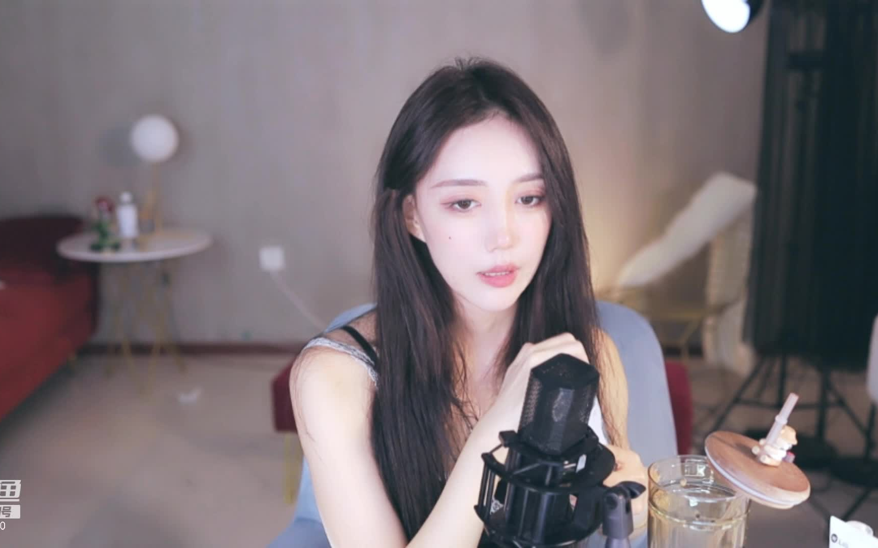 The streamer’s stunning beauty
