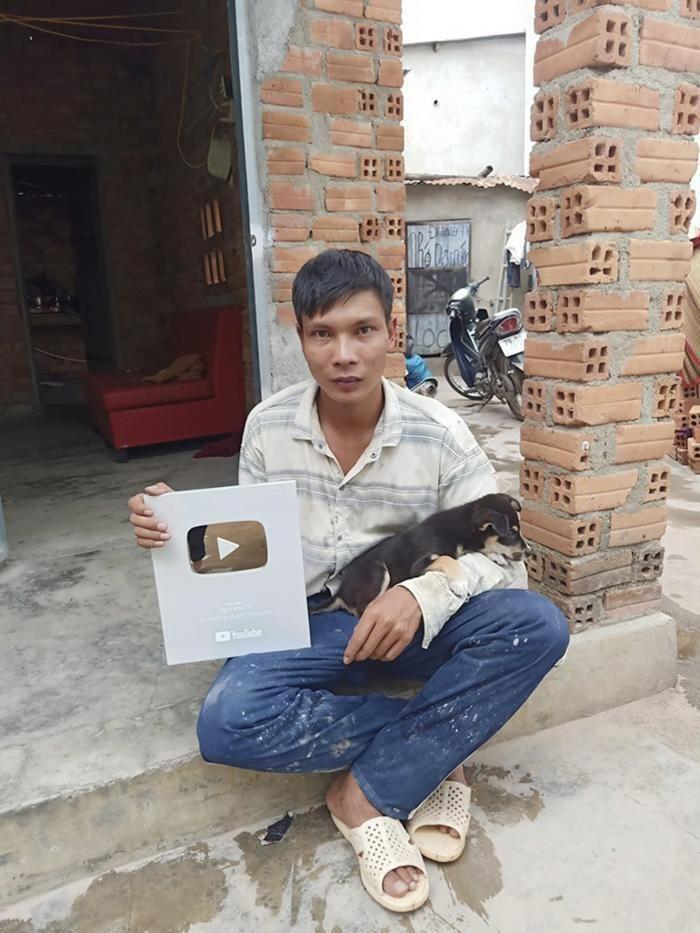 Lộc Fuho Defends His Construction Work, Says He'd Do It Again 4 Lộc Fuho admits he'd still work construction in another life