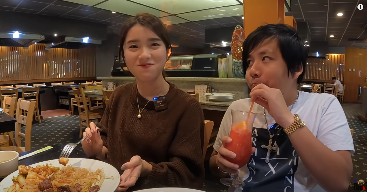 Khoa Pug's fans seem quite entertained by the couple's interactions
