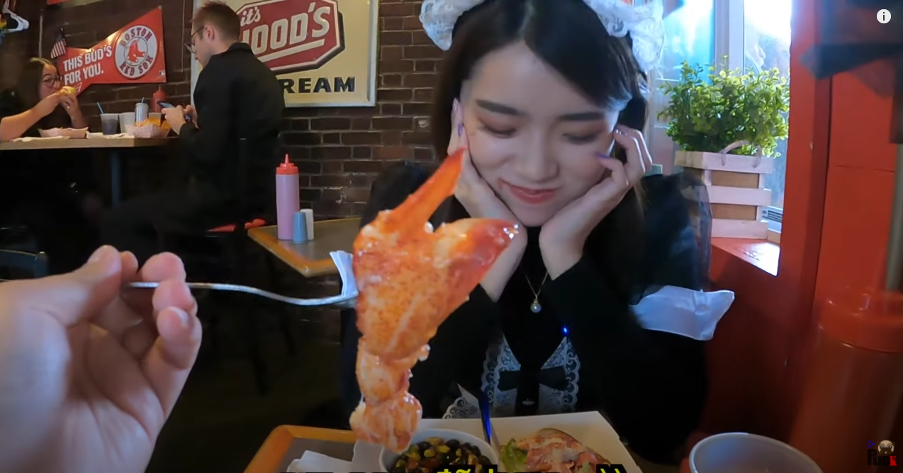 Mayuko's adorable looks
