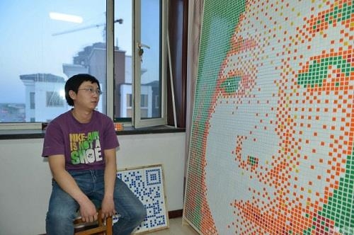 Guy Spends $10K on Rubik’s Cubes to Confess Love, Gets Rejected 5 Tong stunned after the harsh rejection from his crush