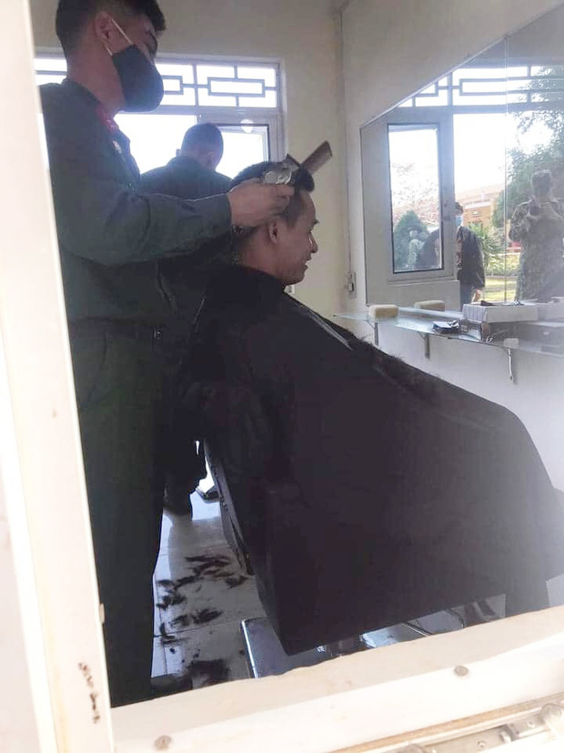 Where’s the slicked-back hair gone?