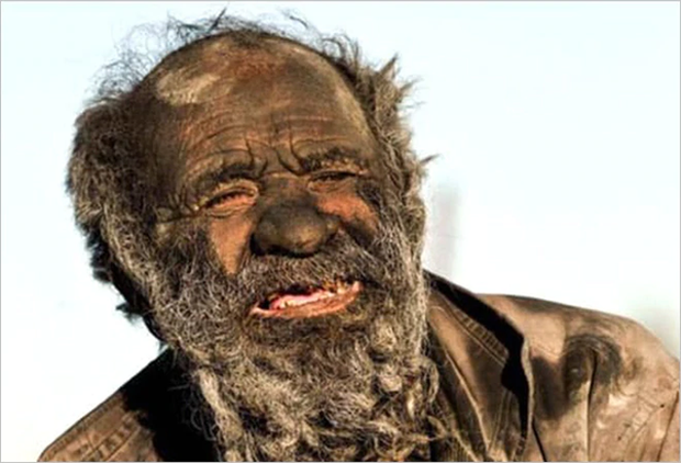 Meet Amou Haji, The Man Who Hasn't Bathed in 67 Years 1 photo 1 16392000603461845508036