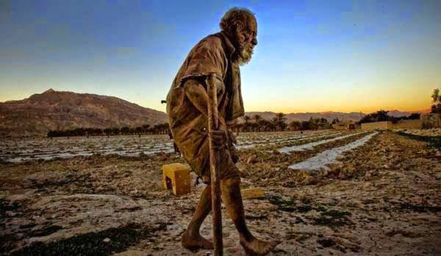 Meet Amou Haji, The Man Who Hasn't Bathed in 67 Years 2 photo 1 16392000622651944407325