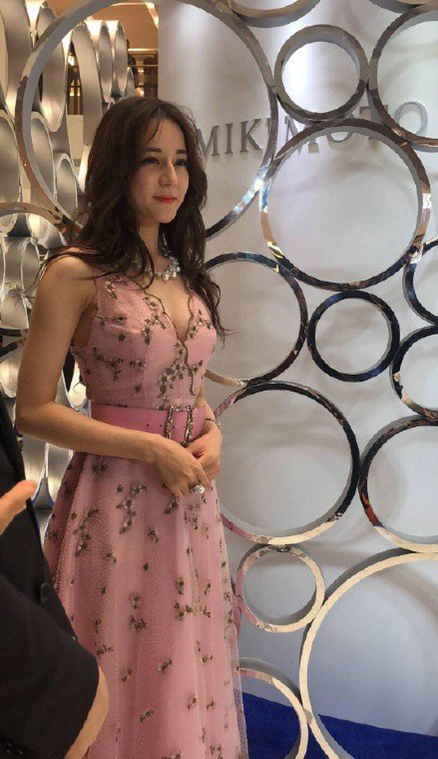 Dilraba Dilmurat unexpectedly shows a rounder face, double chin, and sagging skin