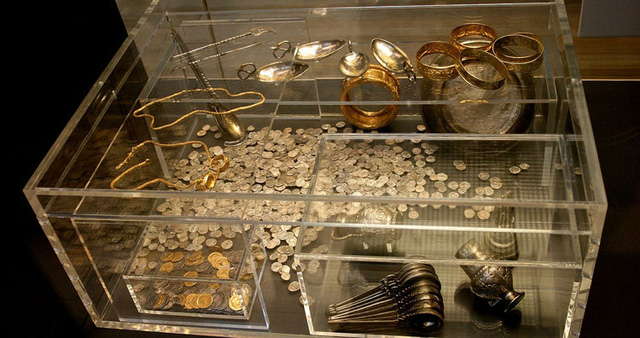 Unexpected Ways Ordinary People Became Millionaires 3 Roman treasure coins found in Suffolk