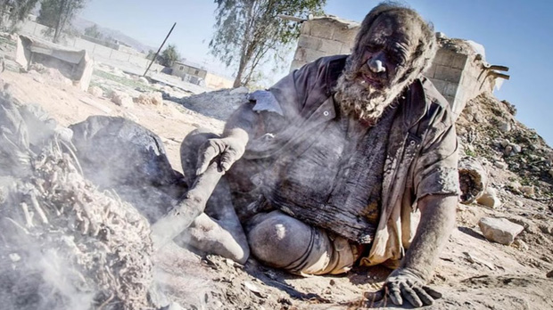 Meet Amou Haji, The Man Who Hasn't Bathed in 67 Years 3 photo 2 16392000633181607953413