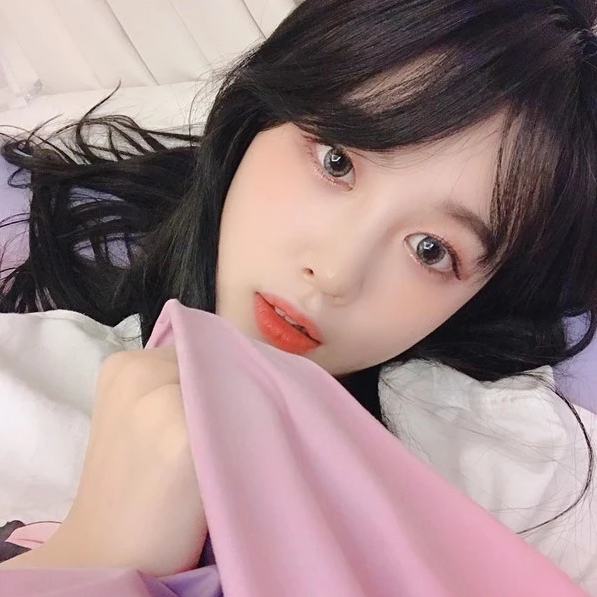 Rika shares the latest photo of her stalker following her in a taxi