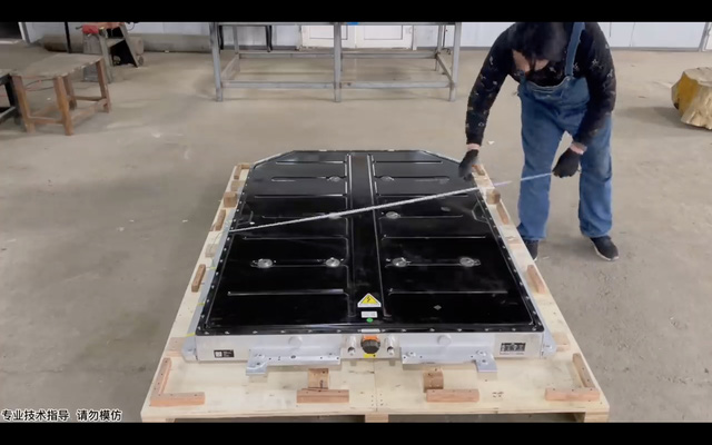 Handy building the giant power bank
