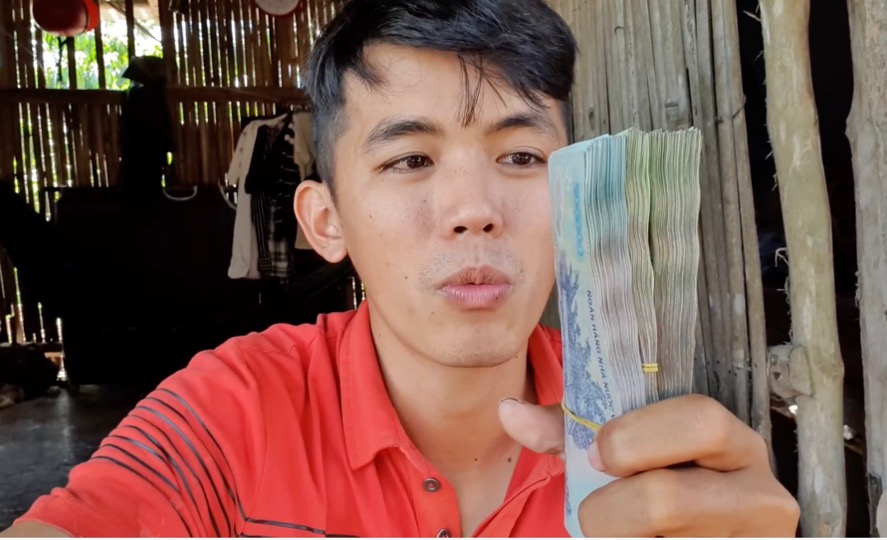 YouTuber Sang Vlog Hit by Burglary, YouTube Awards Vandalized 2 Now his life has improved a lot