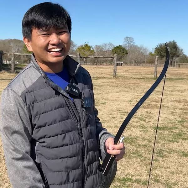 Vương Phạm showing off his new farm
