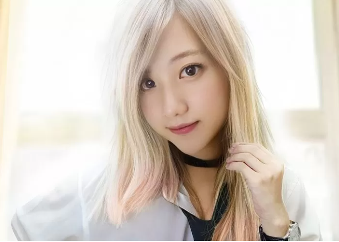 Cosplay Photos Go Viral, But The Truth Shocks Everyone 2 Surprising many with her stunning beauty
