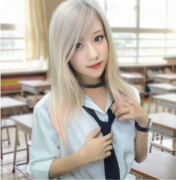 Cosplay Photos Go Viral, But The Truth Shocks Everyone 3 It’s natural to want info on such a beautiful girl, but the reality is...