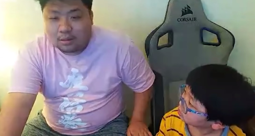 Streamer’s Wife Cracks Down on Son Gaming Live, Shocking Fans 1 Tongshen (left) - a streamer who fully supports his son playing games