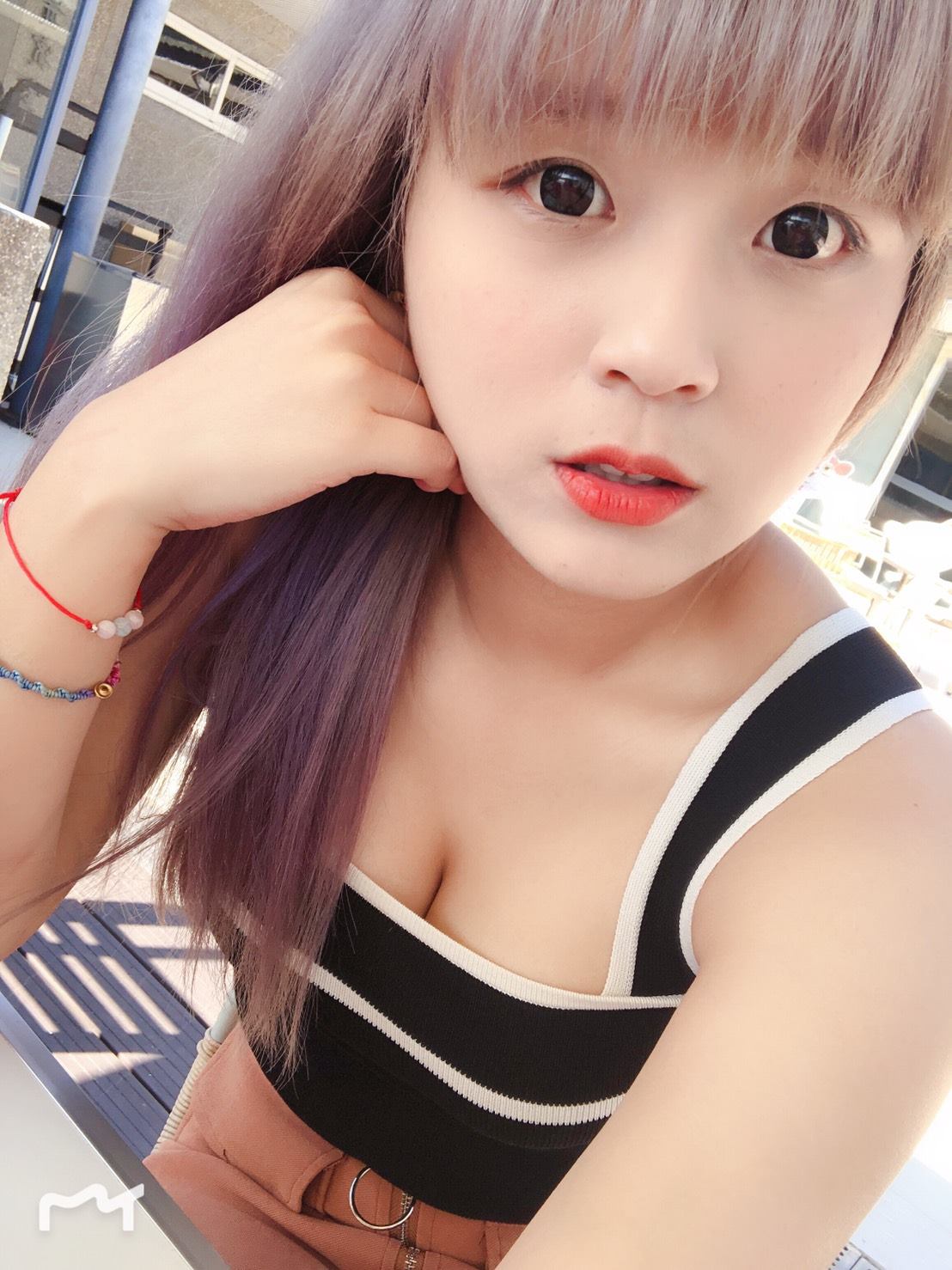 Streamer Diodiumei Injured by Hot Oil During Live Cooking Stream 3 Diodiumei had a tough accident live on stream