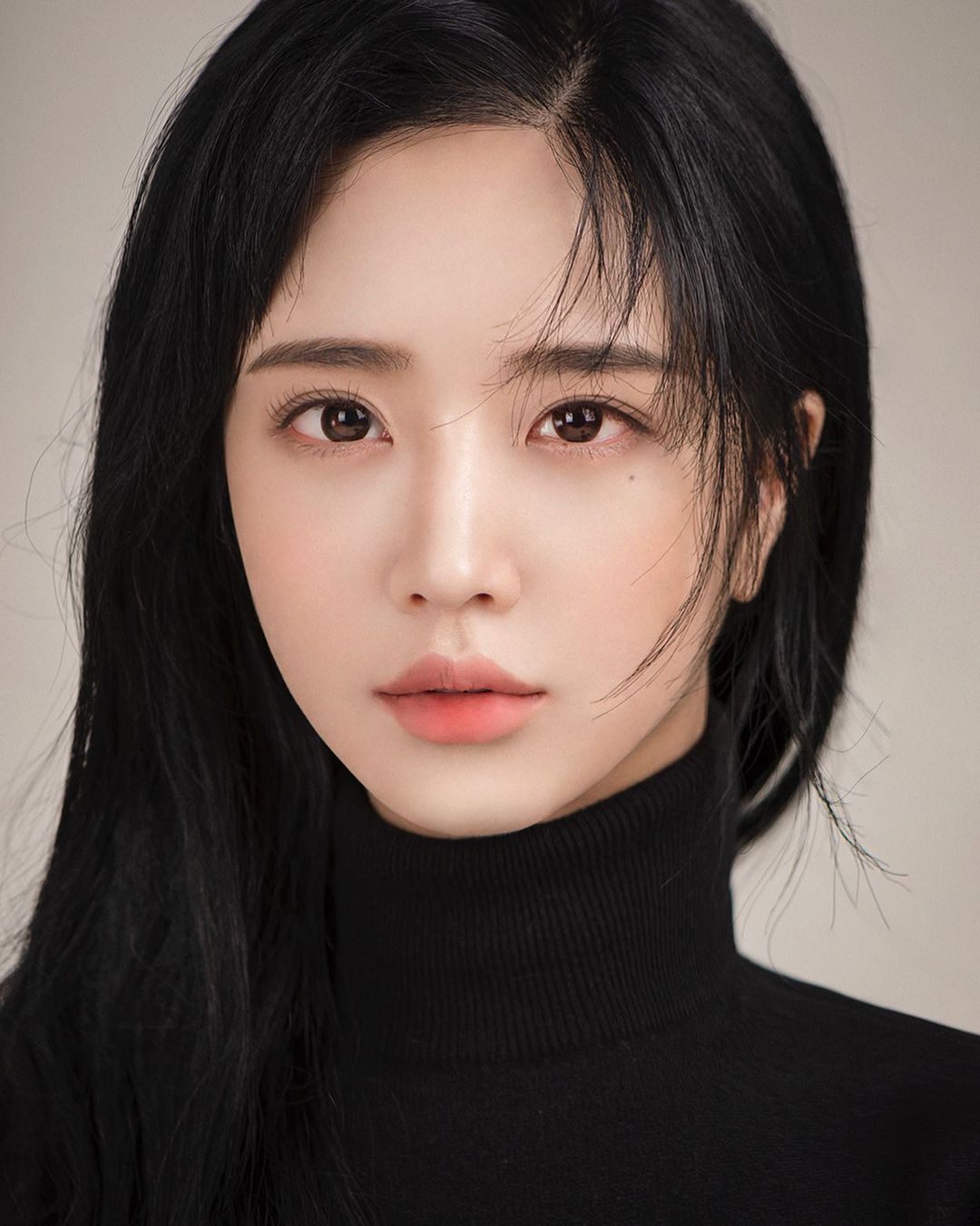Streamer Minjung Finds Fame as an English Tutor Instead 2 Her looks have been compared to an angel