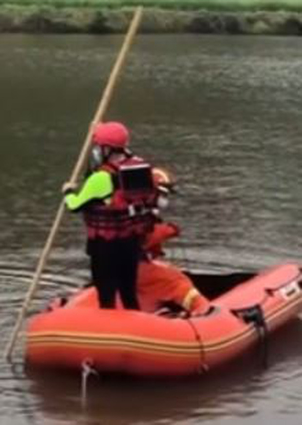 Authorities join the search and rescue for the young gamer