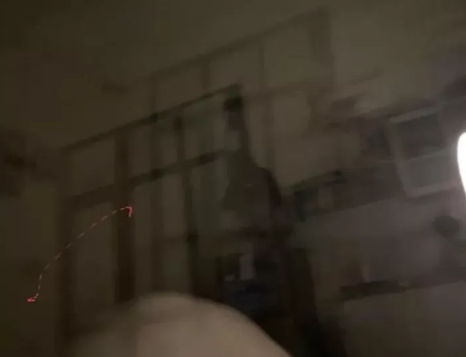 Guy Wakes Up to Girlfriend Sitting on Fridge, Freaks Out and Asks Internet for Help 1 One of the images from the post stirring up the online community