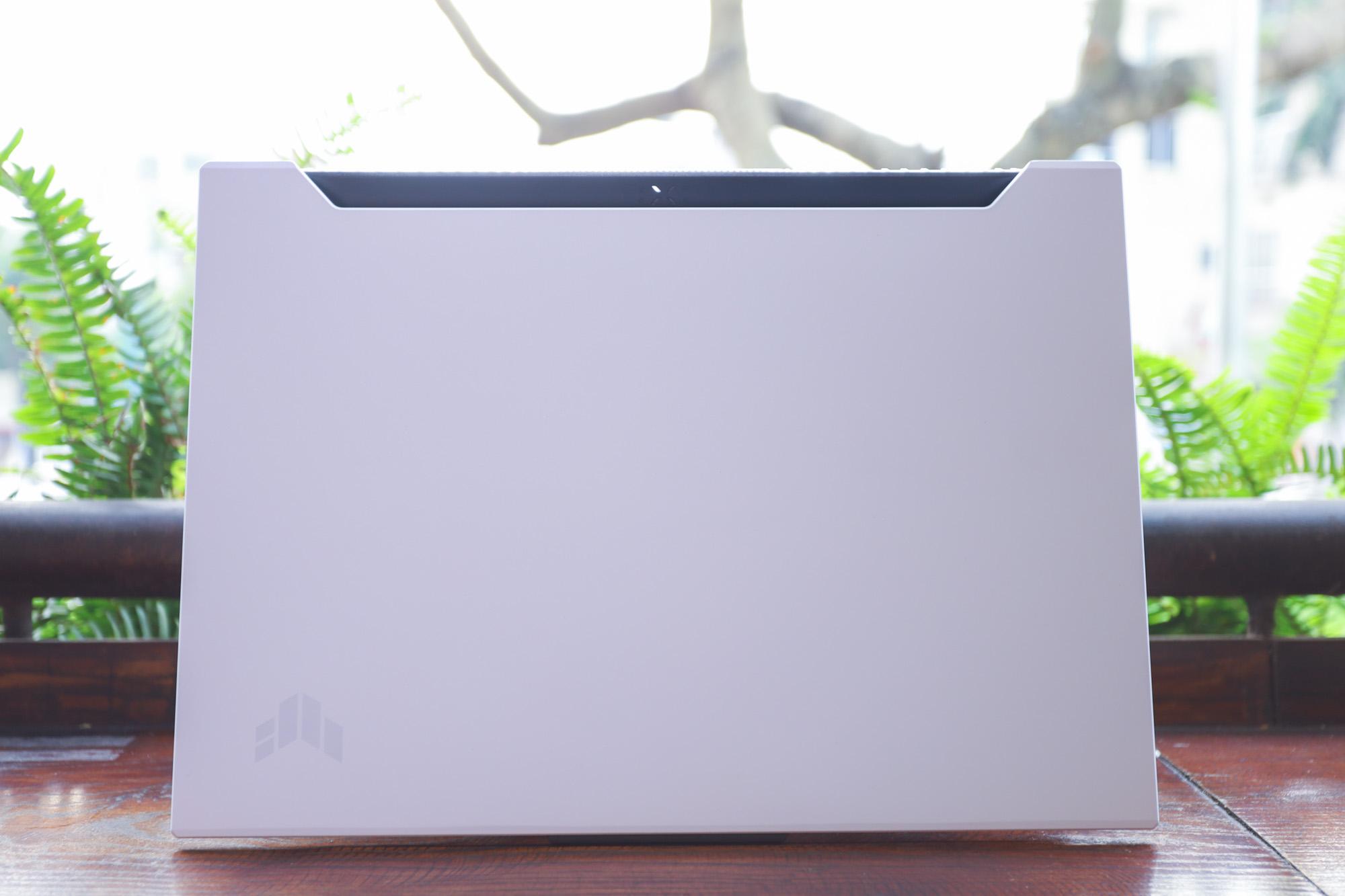 ASUS TUF Dash F15 2022 black model top view