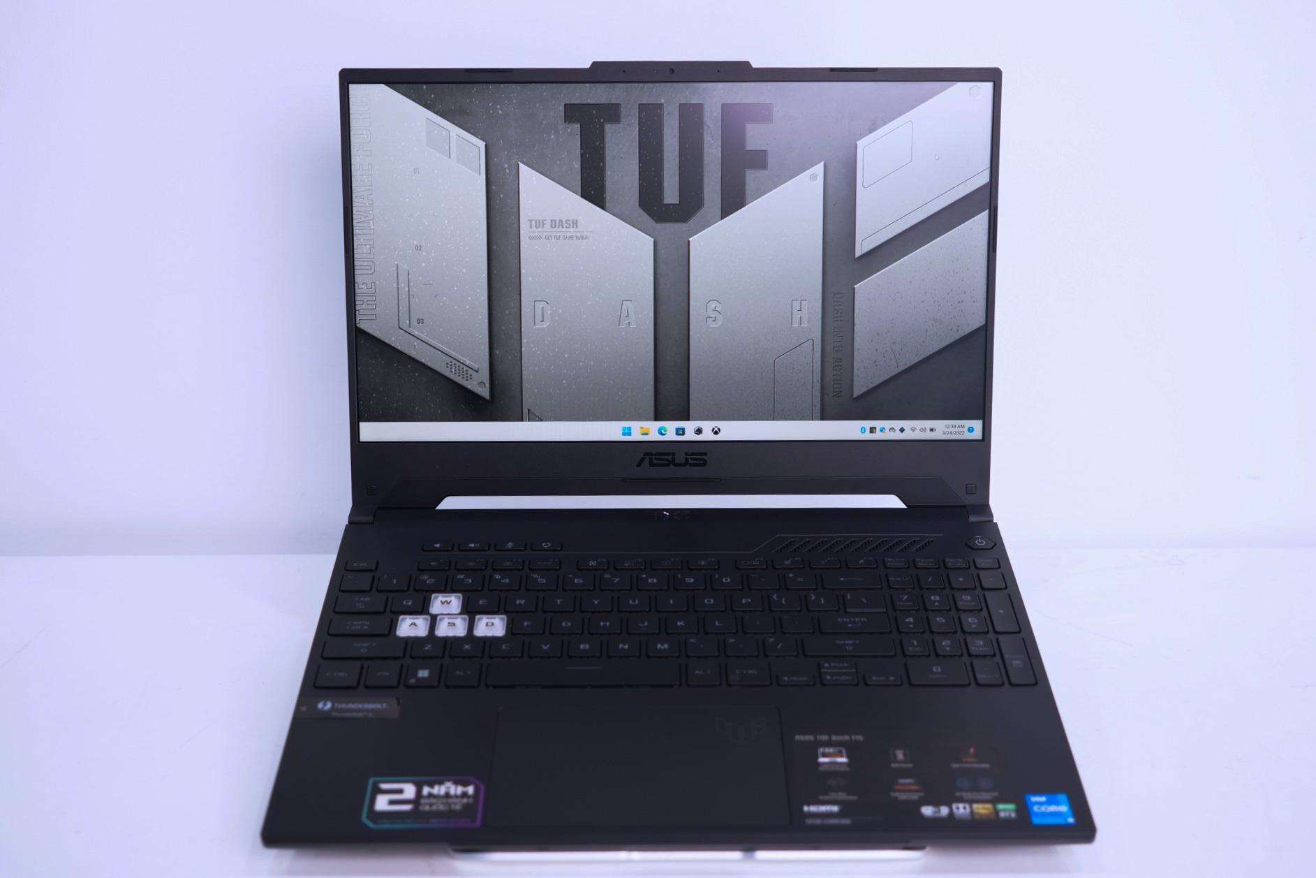 ASUS TUF Dash F15 2022 hinge and keyboard