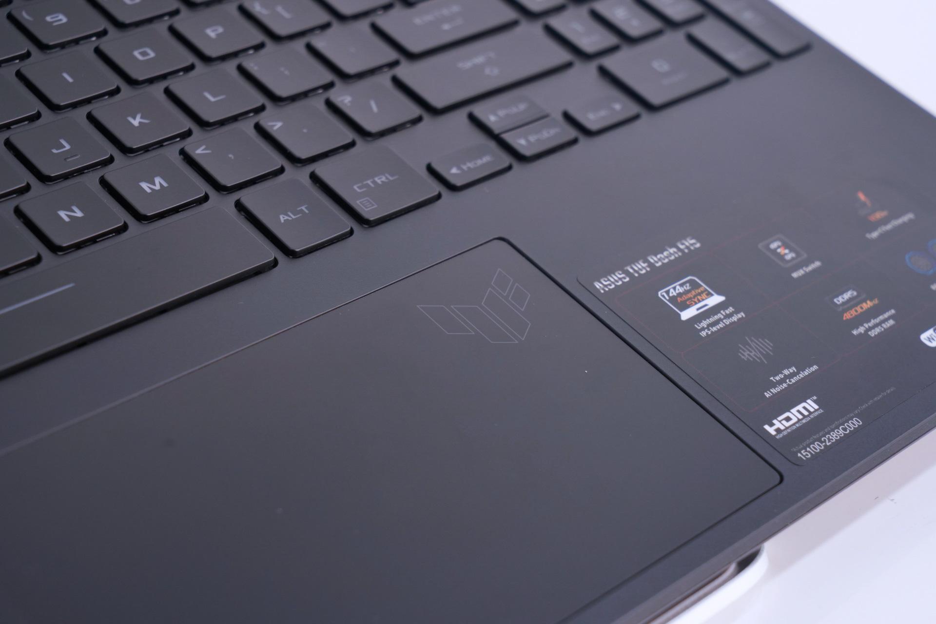 ASUS TUF Dash F15 2022 keyboard and touchpad