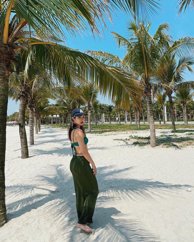 Mi Vân in a stylish dress