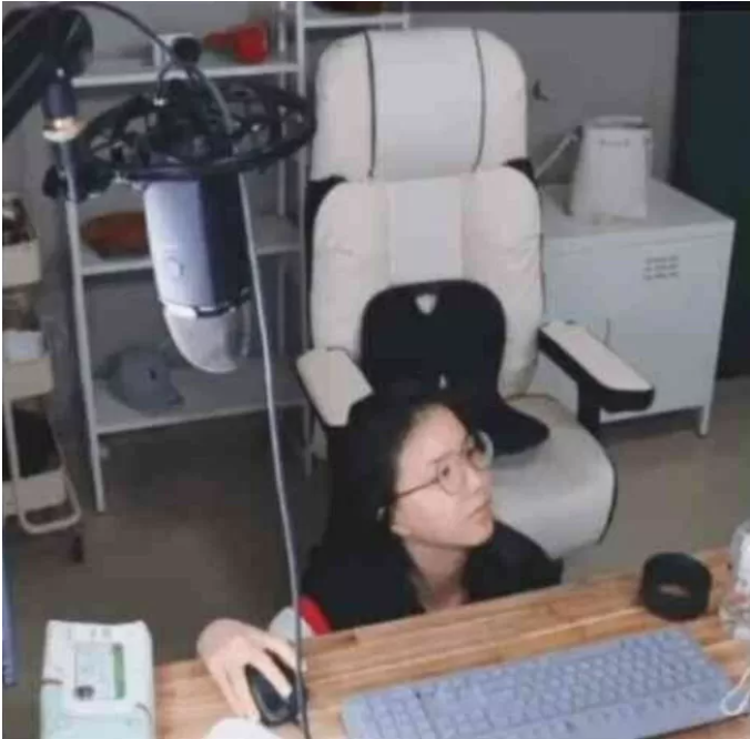 Streamer Asteroid Loses Fans After Filter Accident On Stream 2 The streamer’s awkward accident on live