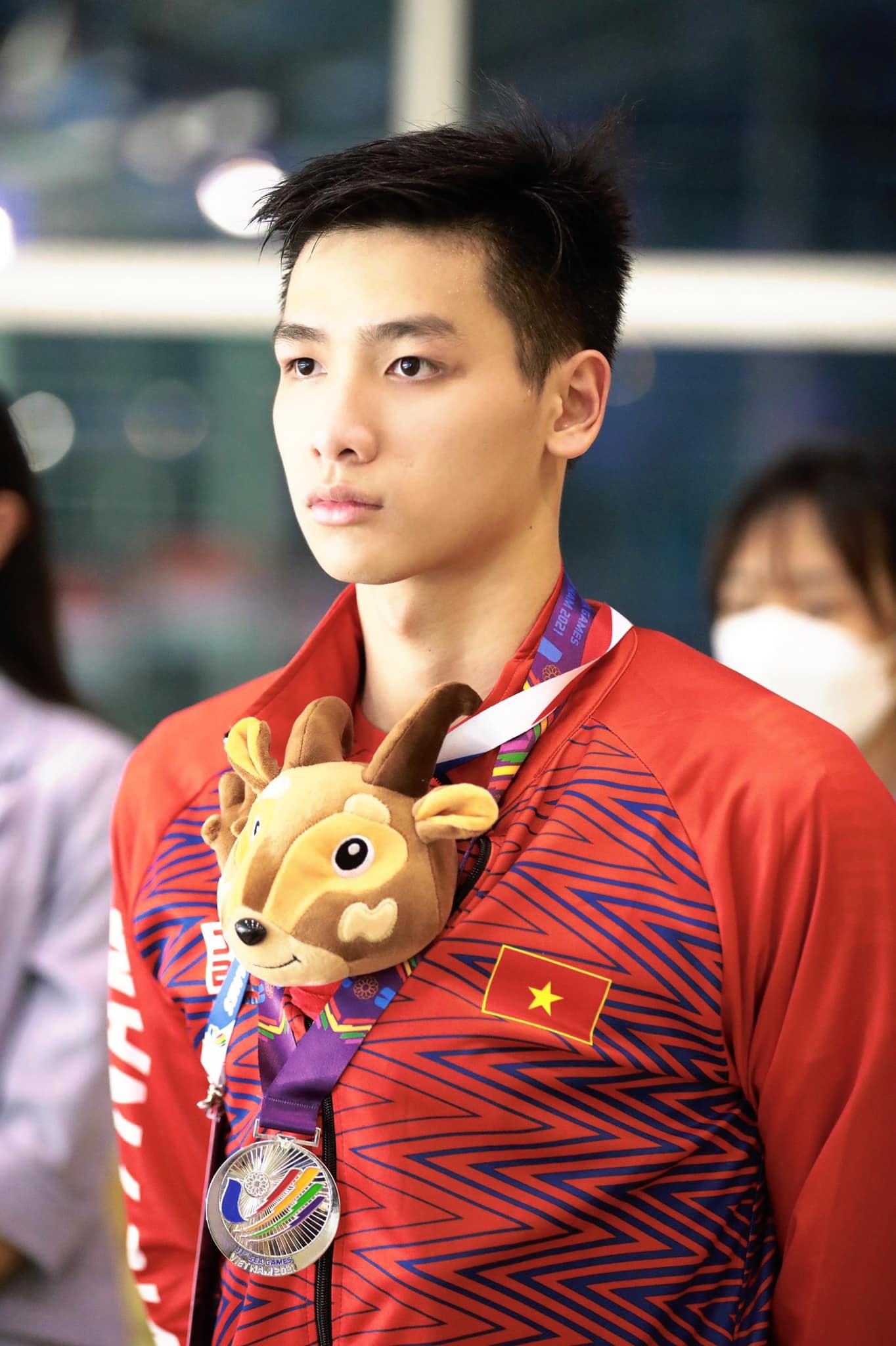 Nguyễn Hữu Kim Sơn won silver in the men's 1500m freestyle with a time of 15 minutes 27.31 seconds at SEA Games 31.