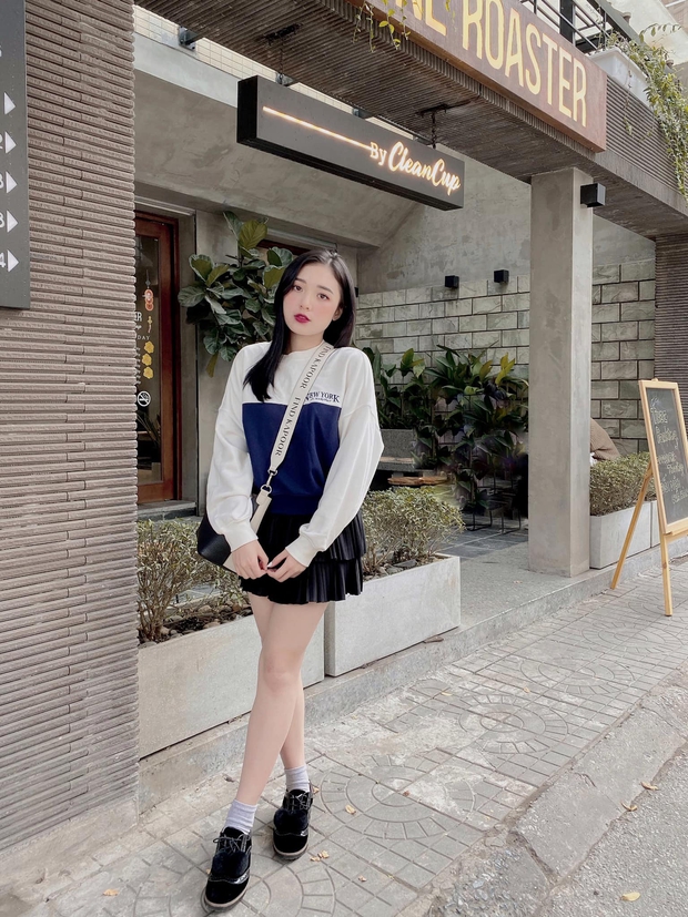 Beautiful candid photo of Phương Thảo