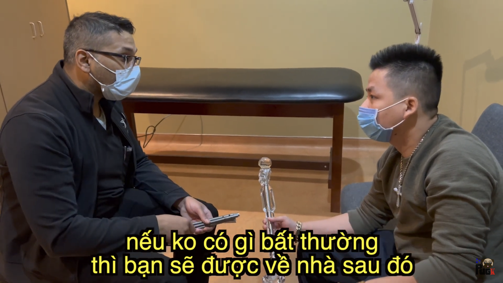 Khoa Pug Returns, Plans $5M Leg-Lengthening Surgery to Hit 1.82m 4 Khoa Pug getting medical advice.