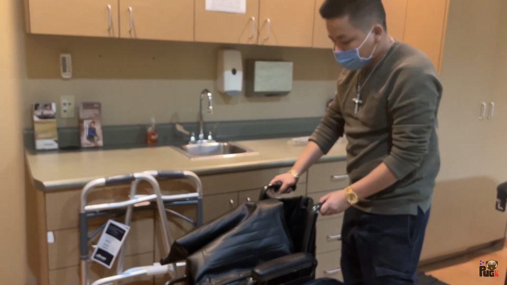 Khoa Pug Returns, Plans $5M Leg-Lengthening Surgery to Hit 1.82m 5 After surgery, Khoa Pug will be in a wheelchair.