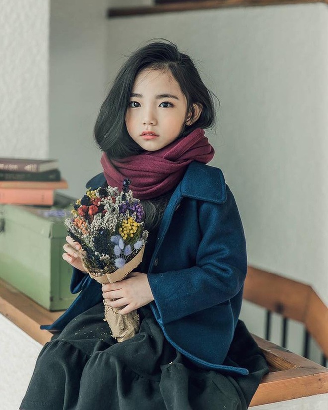 Lee Eun Chae posing for a photoshoot