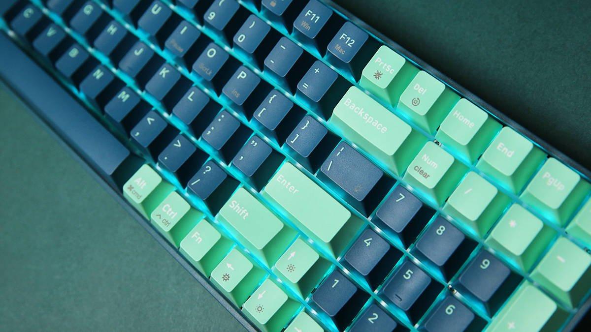 Subtle LED lighting on GM1000 Spring keyboard