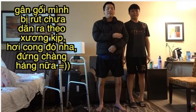 Khoa Pug height comparison with friend