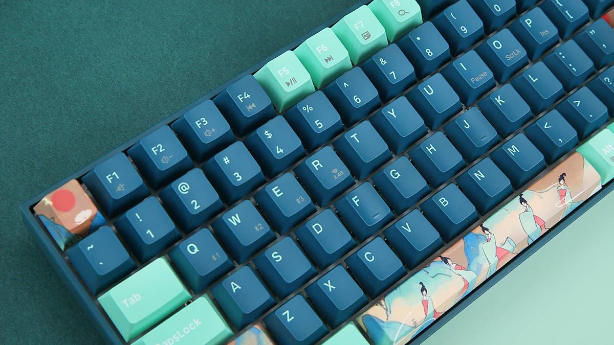 GM1000 Spring keyboard in creative workspace
