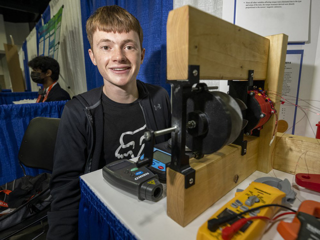 Robert Sansone with his new motor - Photo: SOCIETY FOR SCIENCE