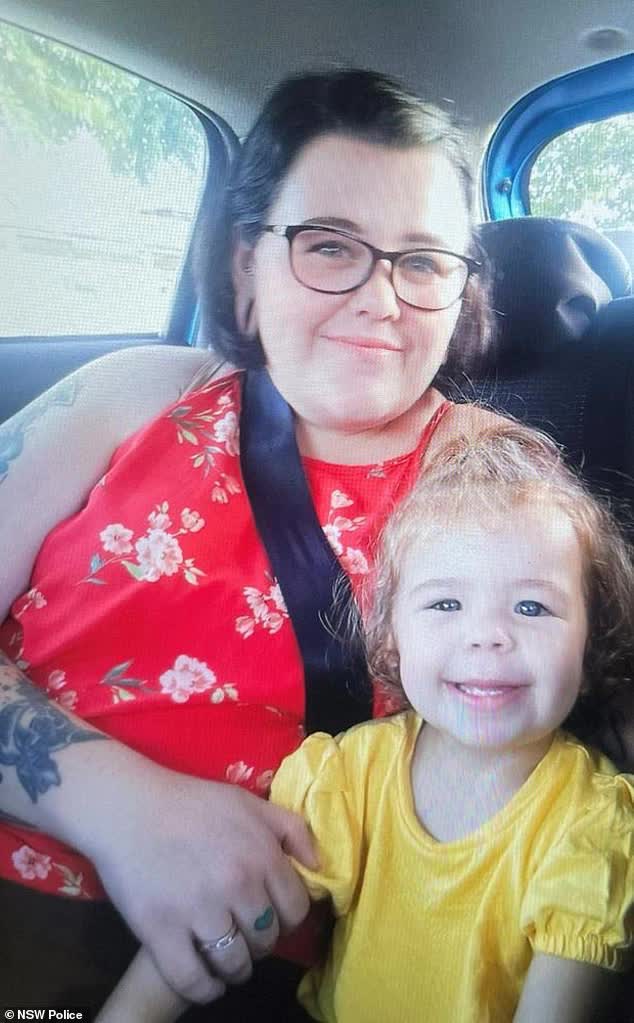 Family Nearly Dies After Following Google Maps Into Danger 1 Darian Aspinall put herself and her family in danger by trusting 'Google' directions.