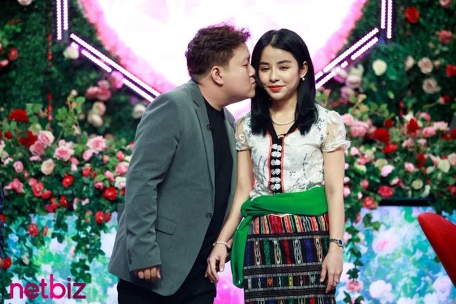 Thuy Lam and Anh Khoa exchanged dating chances at the end of the show