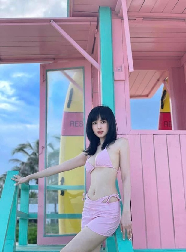 Fans gush over Tam Tit's flawless figure despite having two children.