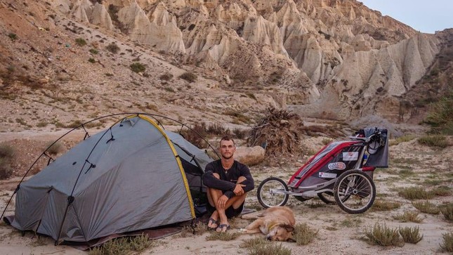 Man and His Dog Walked 45,000 km Around the World 3 photo 2 16601923641961283774120