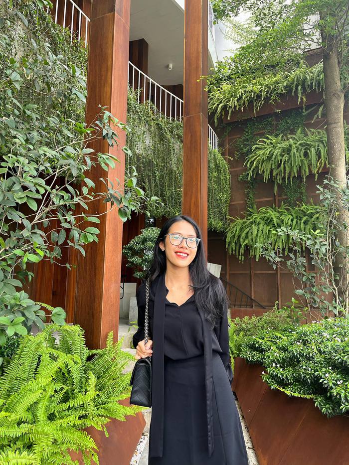 At first, Ngoc Lien was very interested in the issue but later had to scroll past because it got too annoying