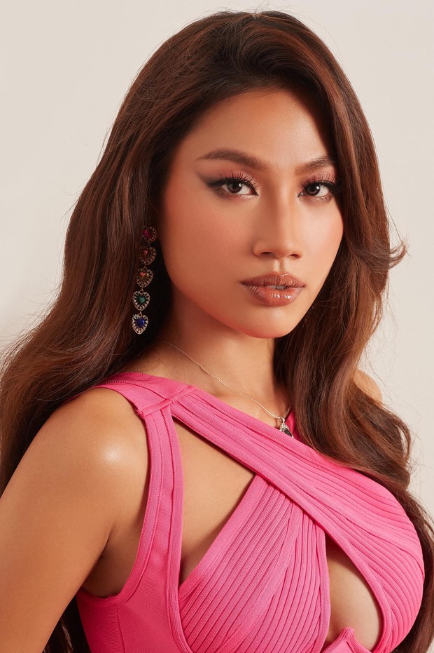 25-year-old Quynh Nhu rose to fame on TikTok with many videos about modeling and catwalk tips. She is currently a freelance model and content creator.