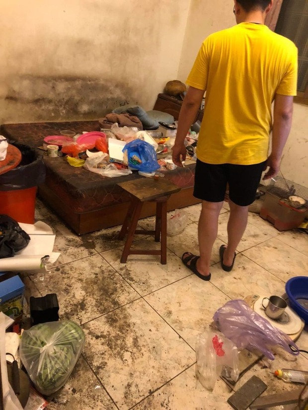 Many joked that the three watermelons are the cleanest things in the room.
