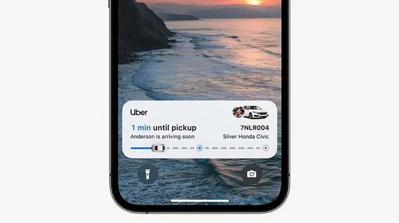 What’s New in iOS 16.1 Update for iPhone? 4 iOS 16.1 lets third-party apps update notifications live on the lock screen (Photo: MacRumors)