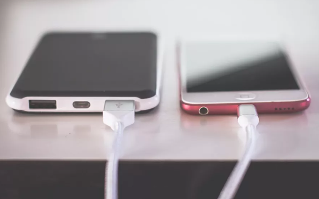 5 Easy Ways to Charge Your Phone Faster 1 Phone charging tips